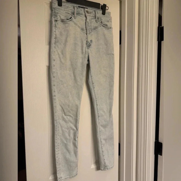 Abercrombie And Fitch  Light Wash Size 2 (26) - Picture 7 of 7